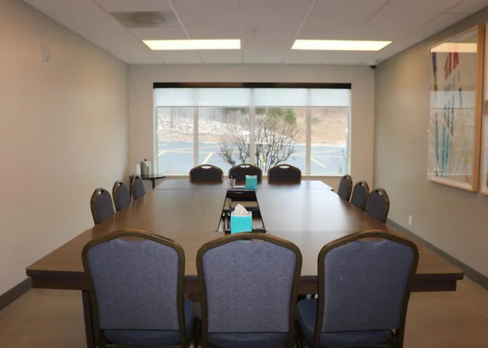 Holiday Inn Express & Suites Marquette By Ihg