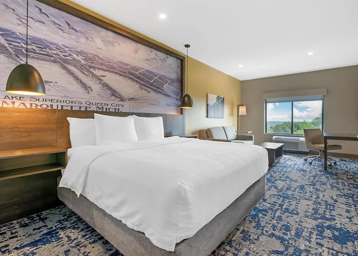 Best Western Plus Marquette Hotel & Suites